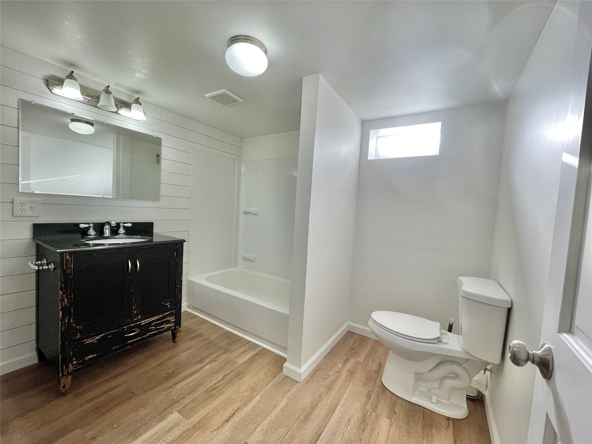 661 1st Avenue East N