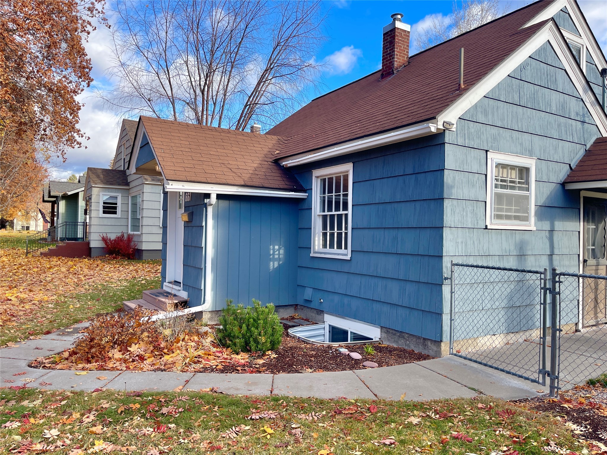 661 1st Avenue East N