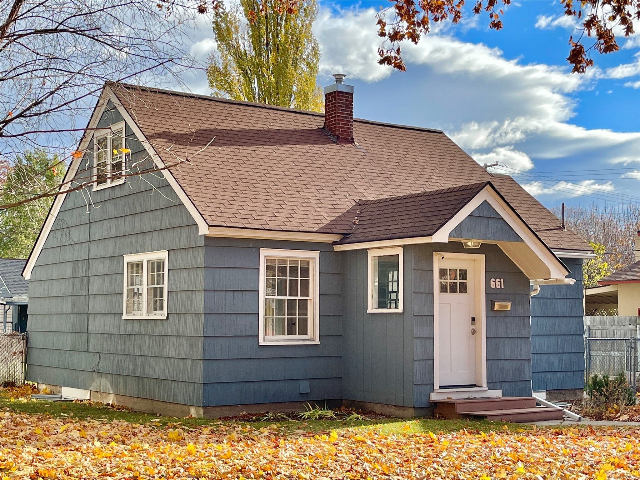 661 1st Avenue East N