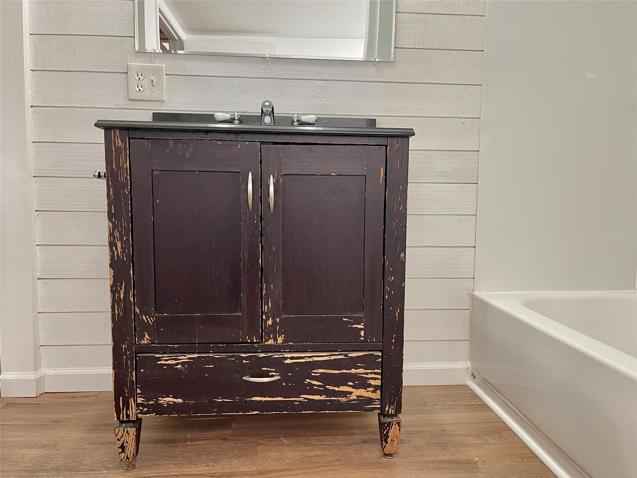 661 1st Avenue East N