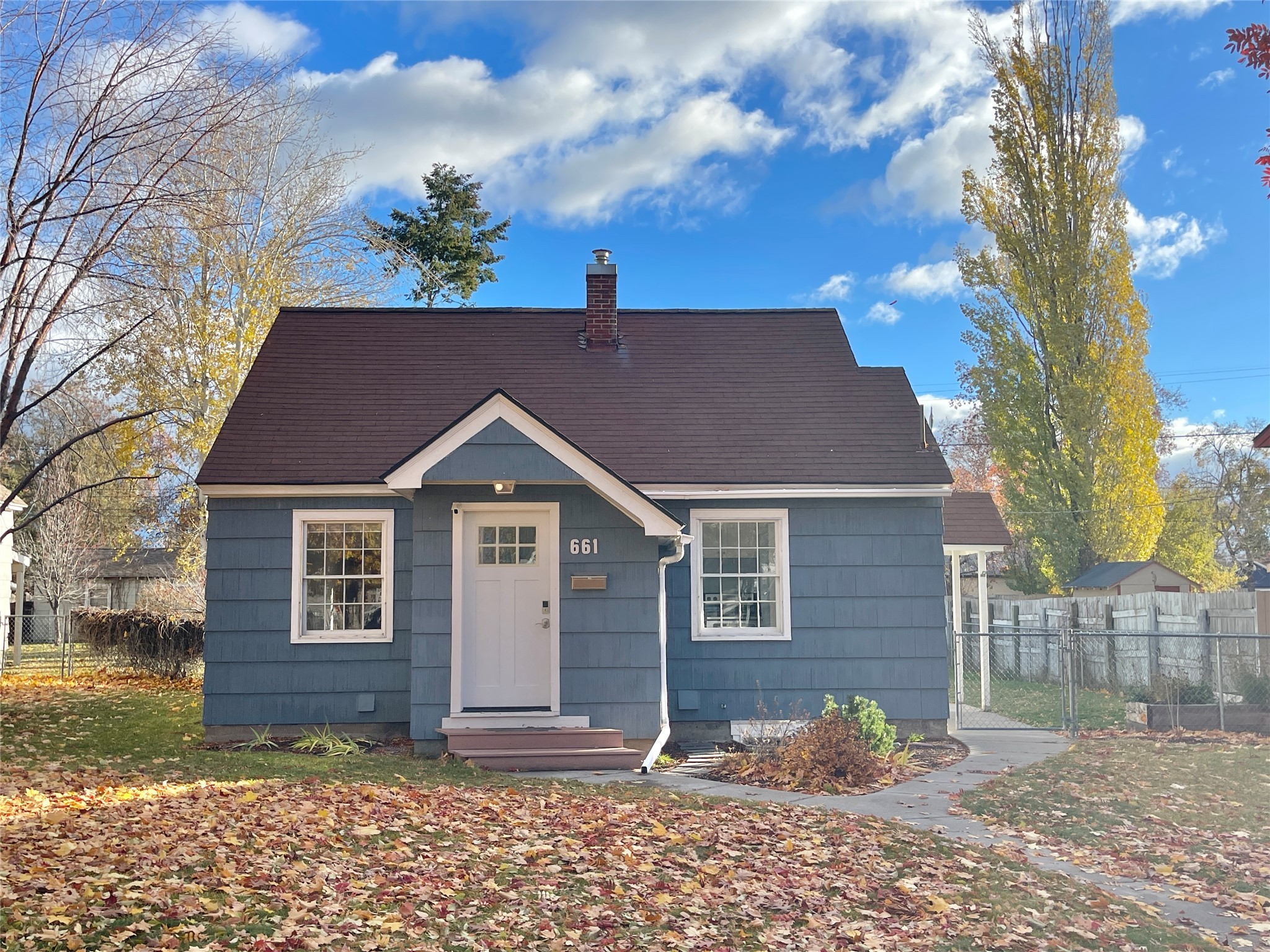 661 1st Avenue East N