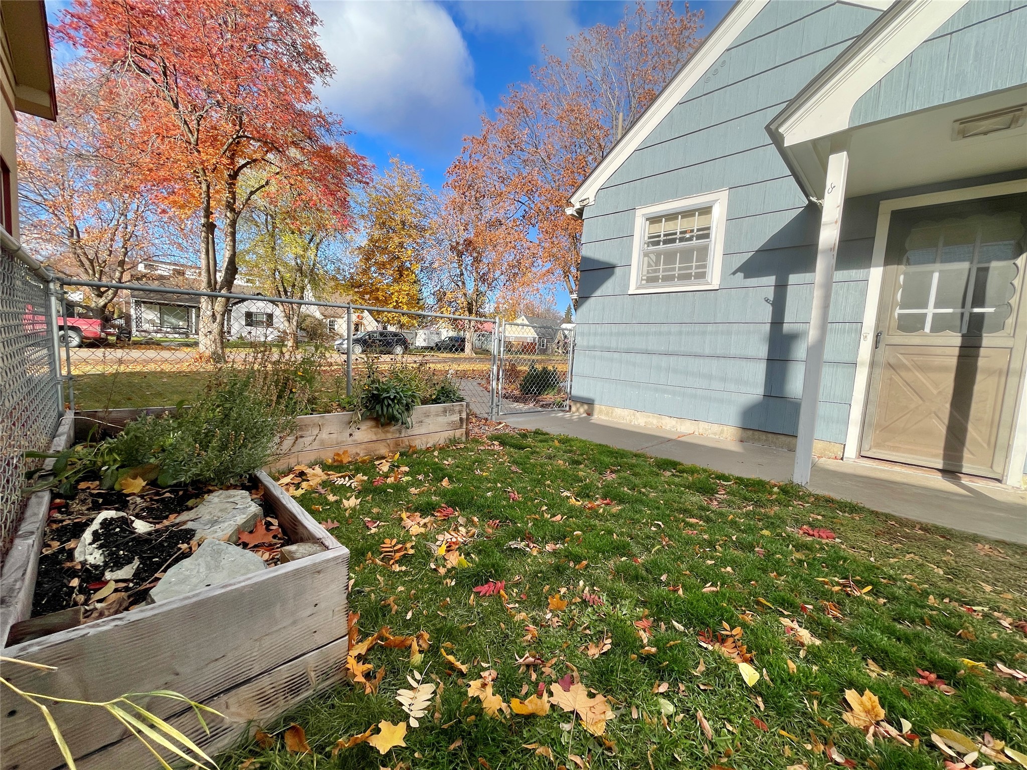 661 1st Avenue East N