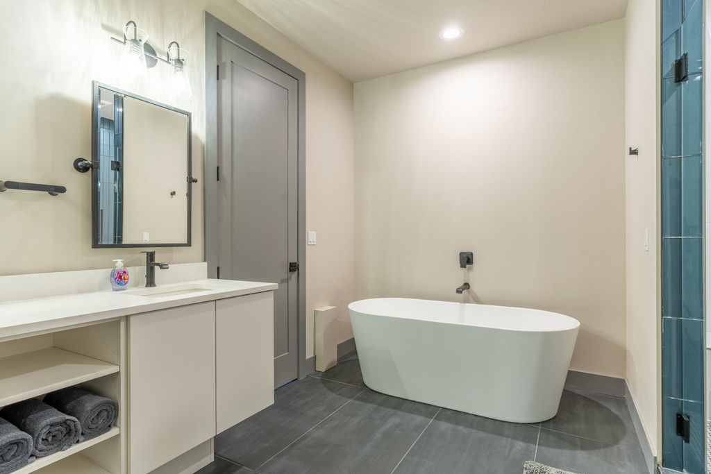 968 Colorado Avenue B