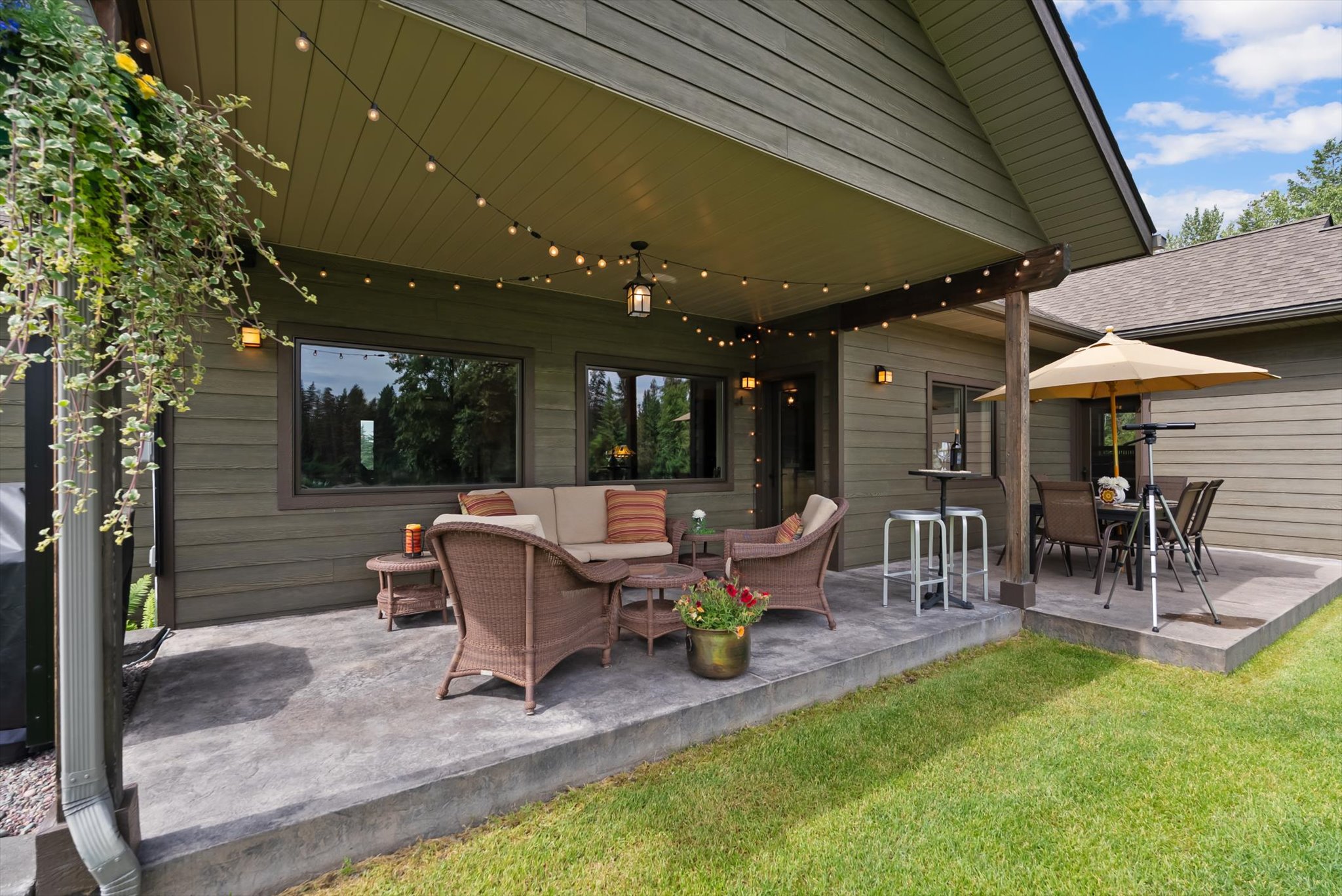 1398 Waters Edge Way