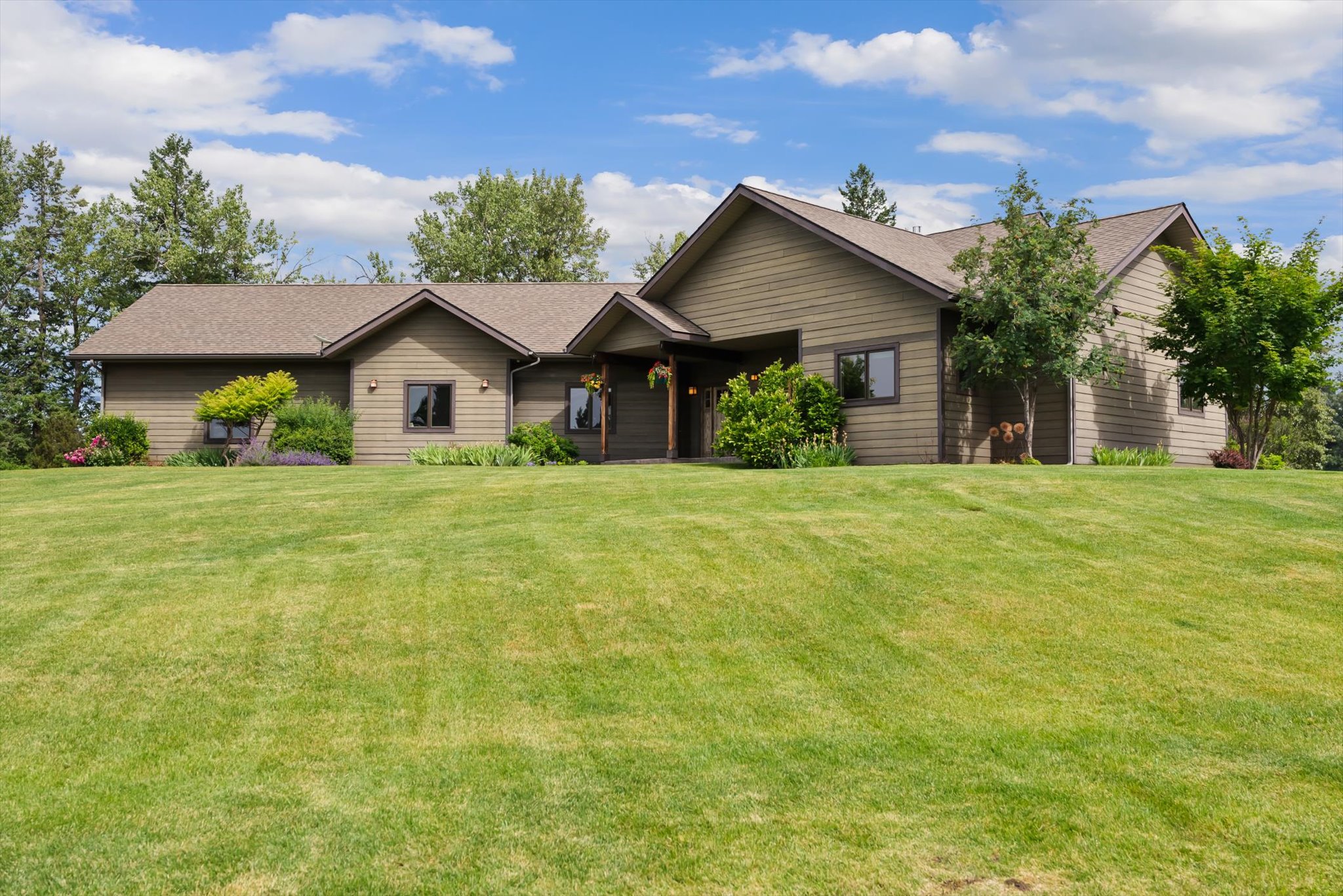 1398 Waters Edge Way