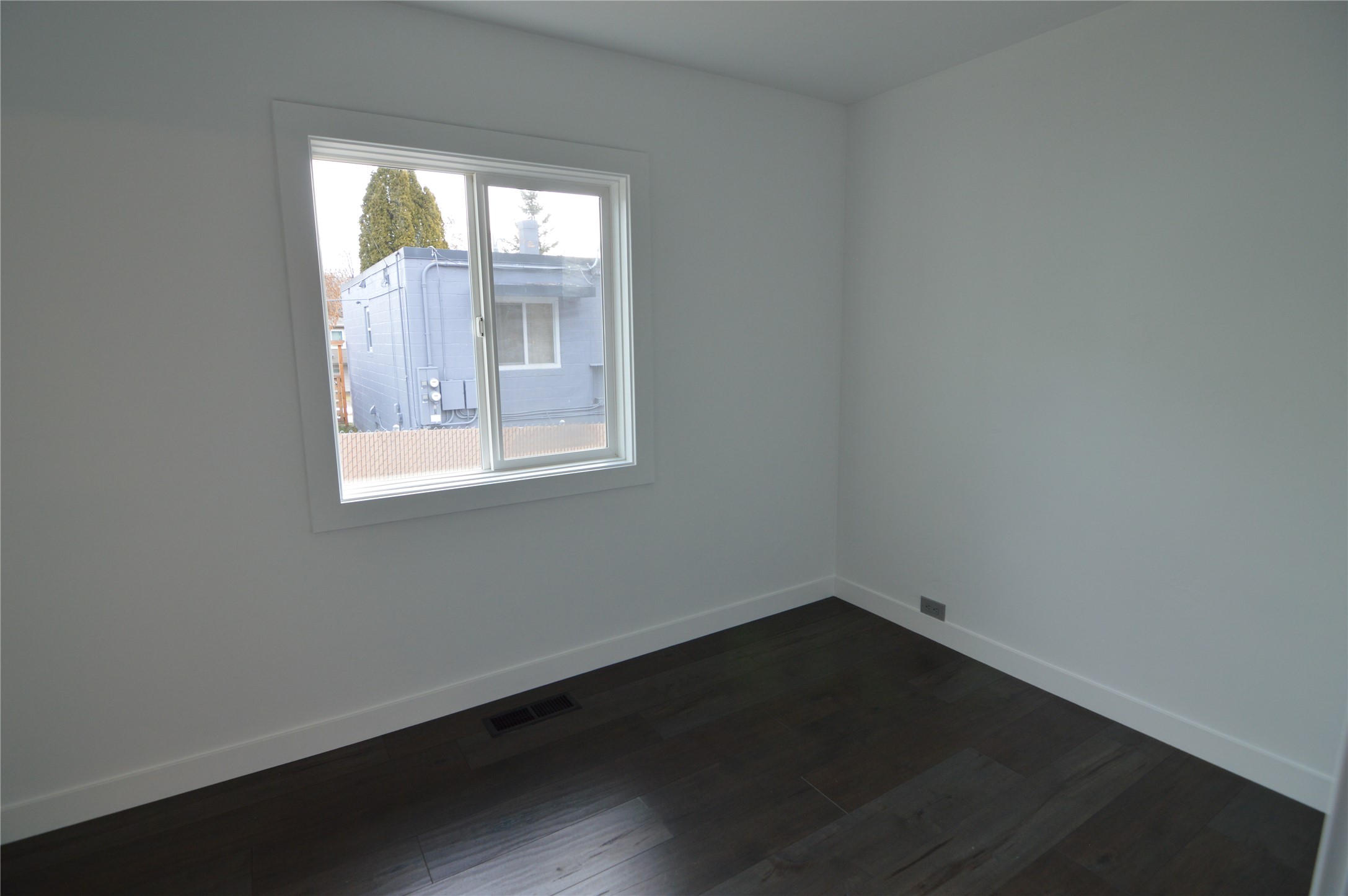 620 E 6th Street