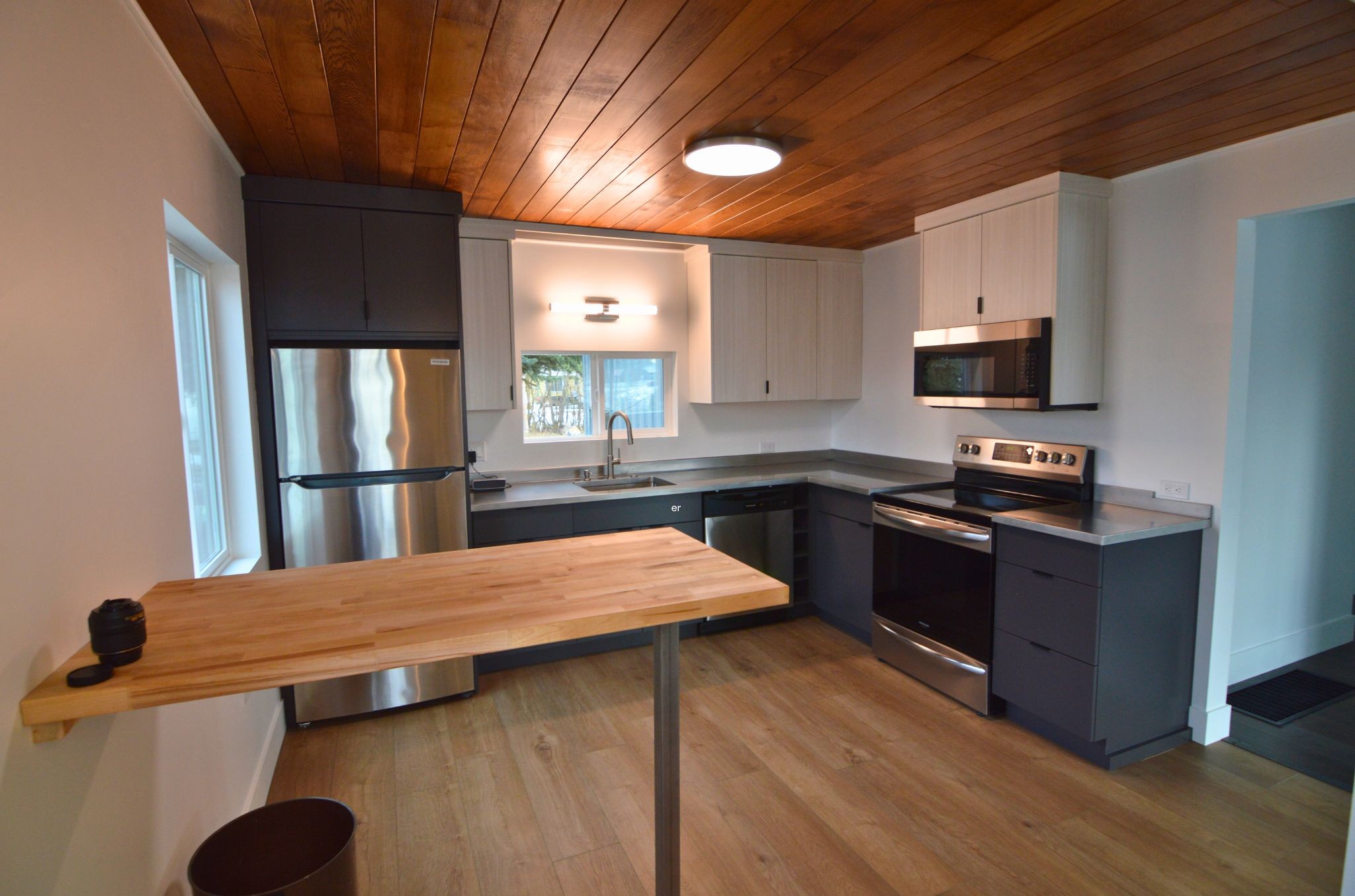 620 E 6th Street