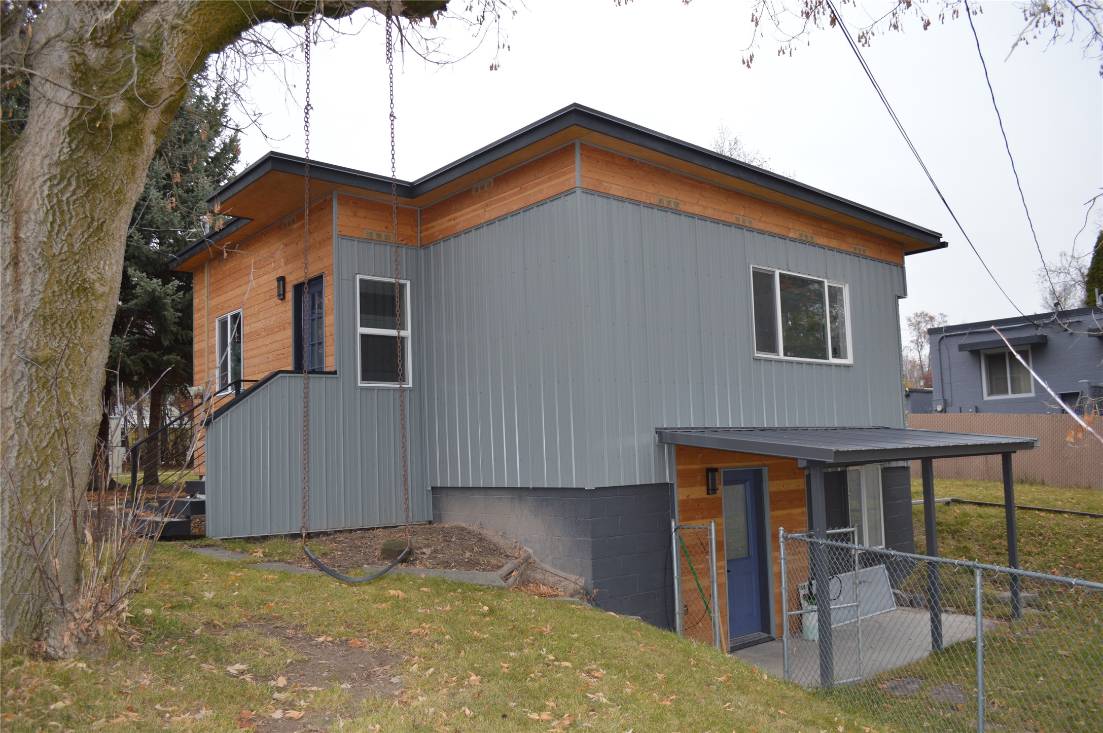 620 E 6th Street