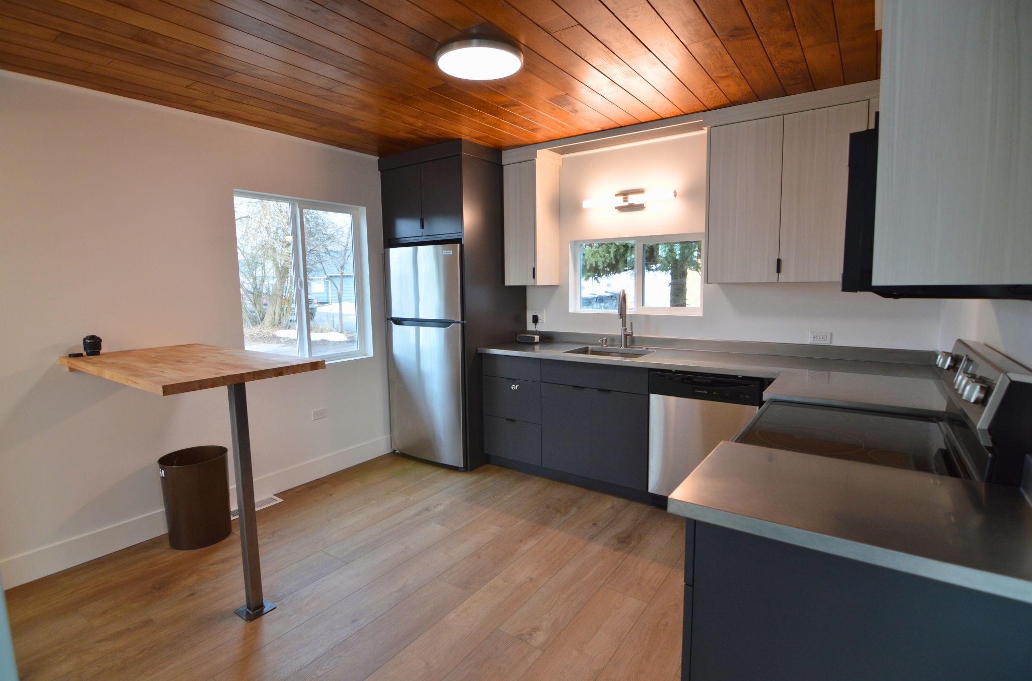 620 E 6th Street