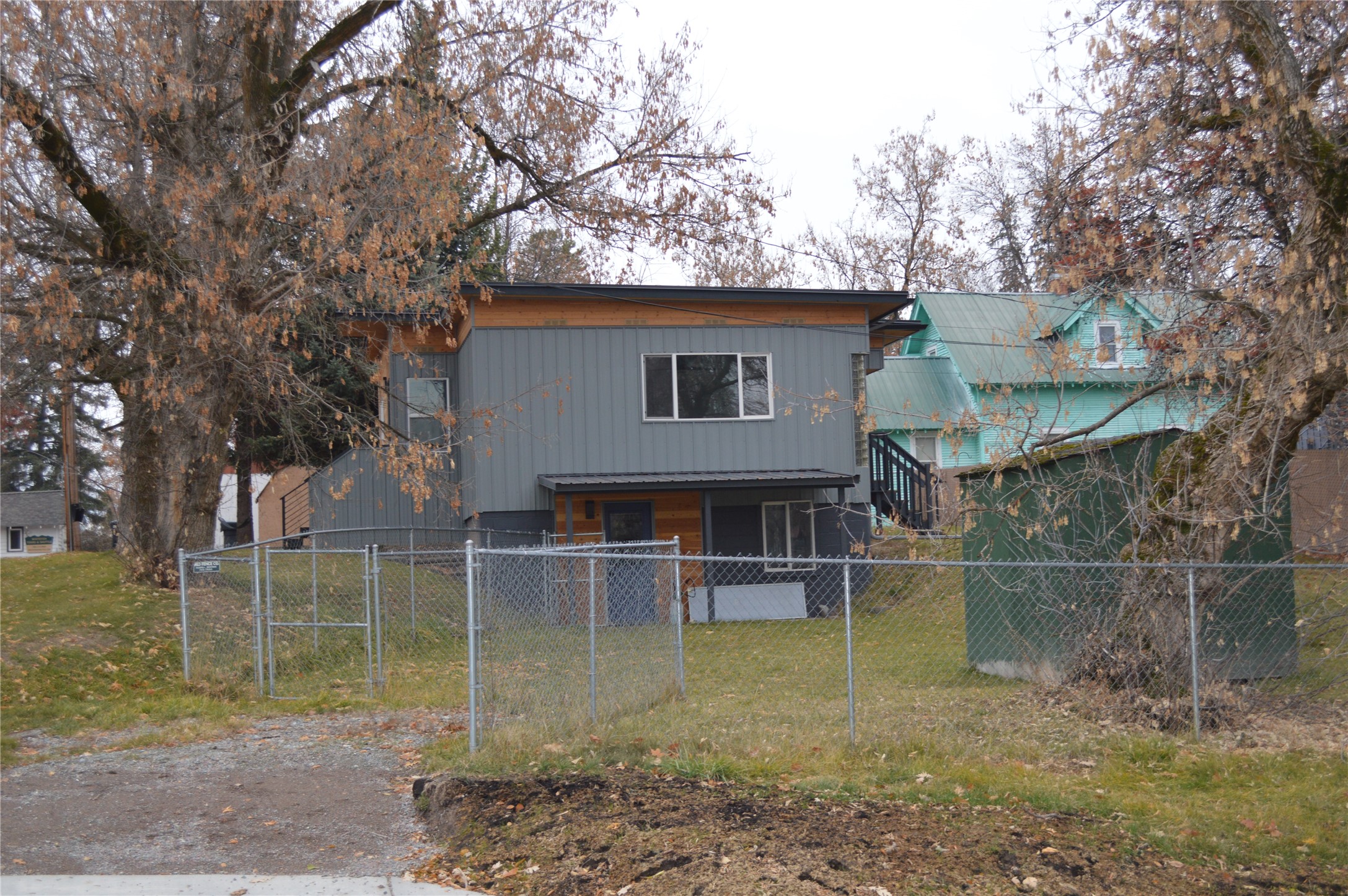 620 E 6th Street