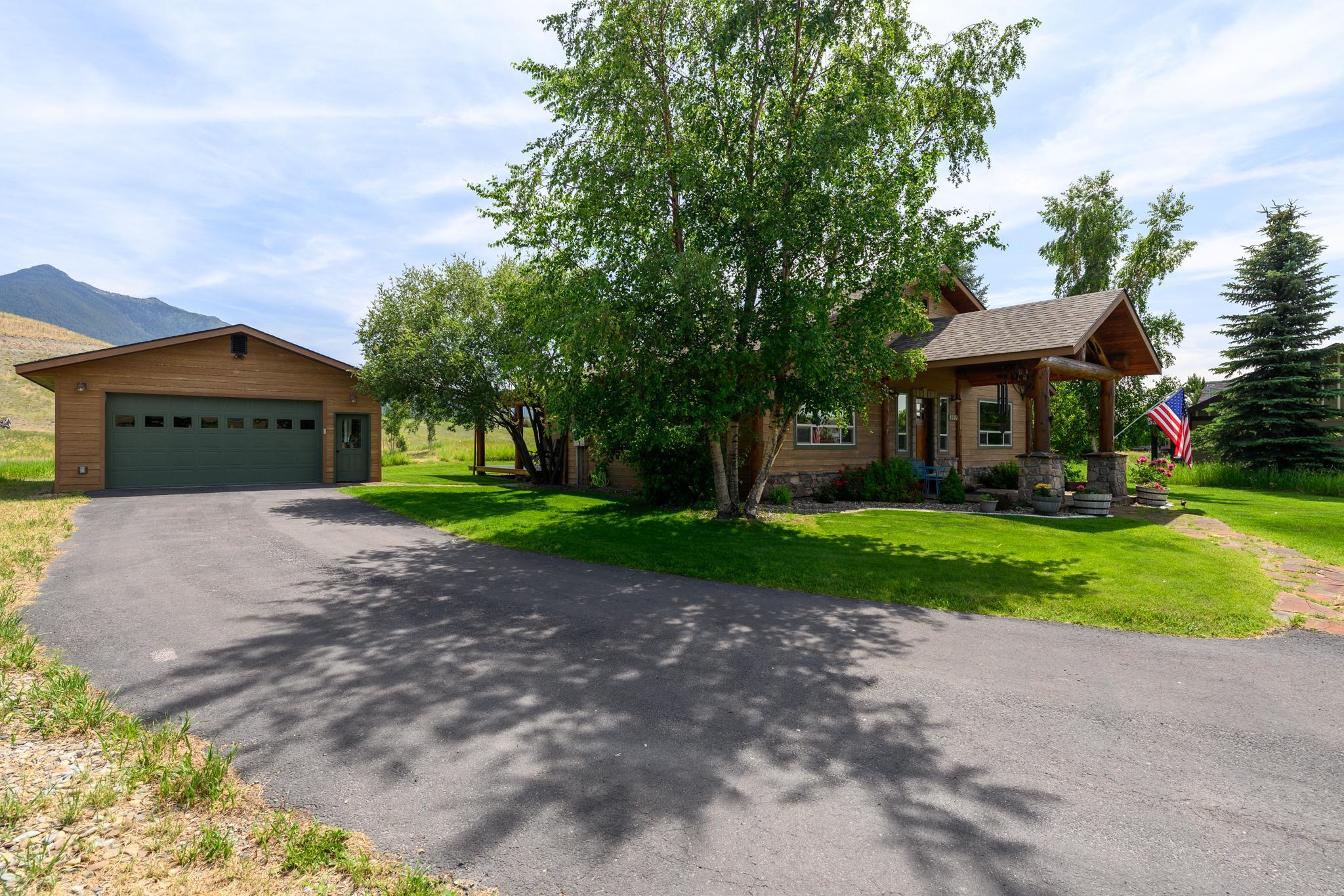 192 Leonard Lane