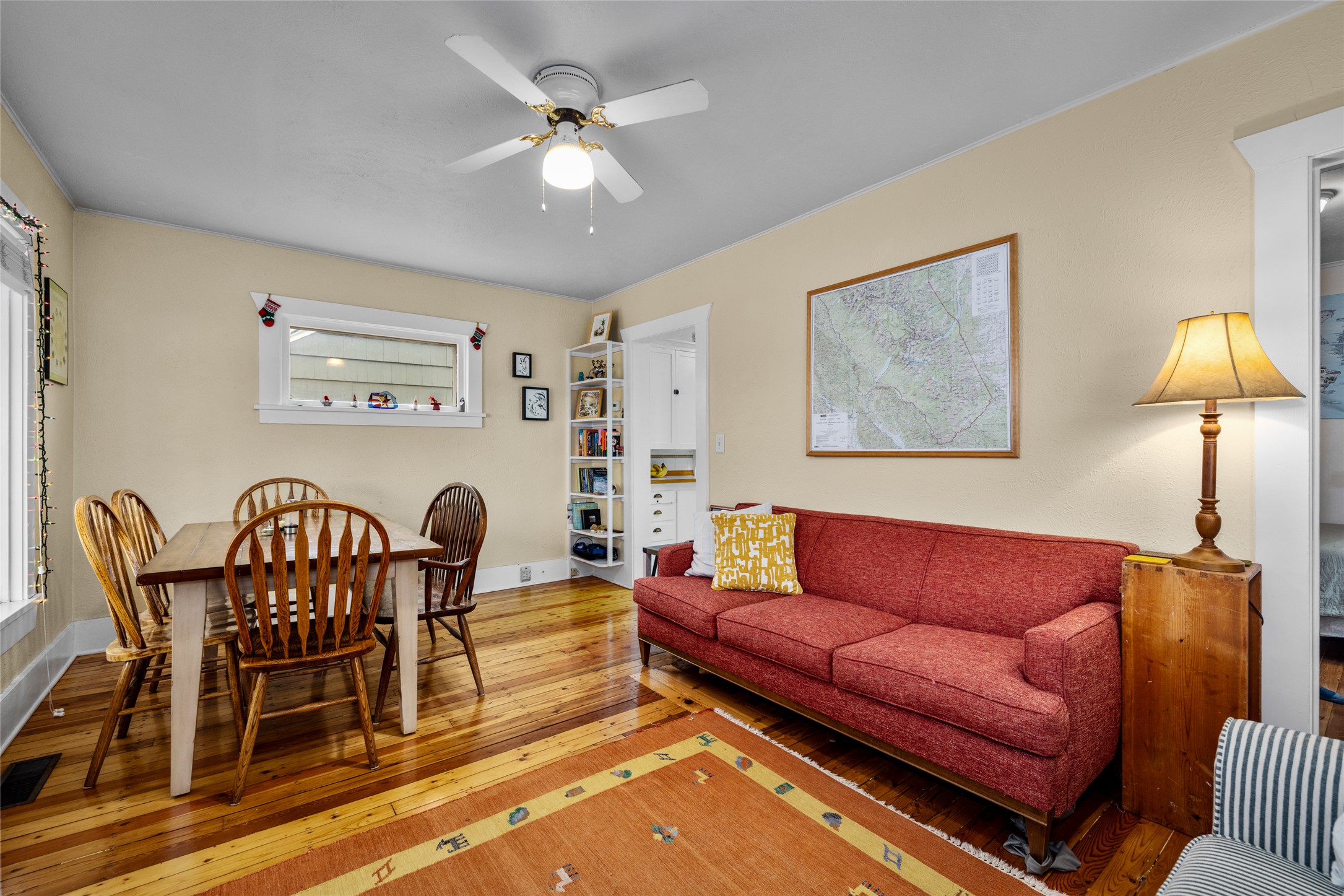 1050 E 4th Street