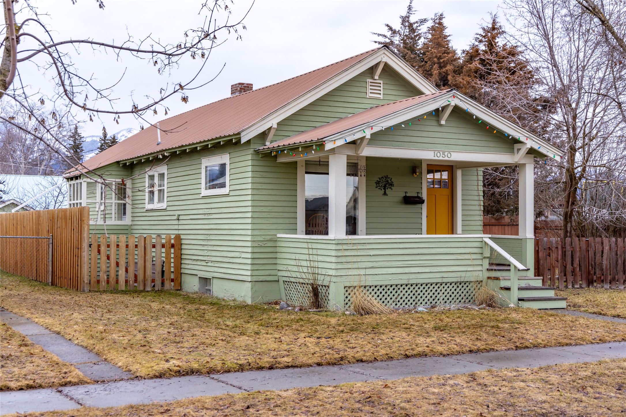 1050 E 4th Street