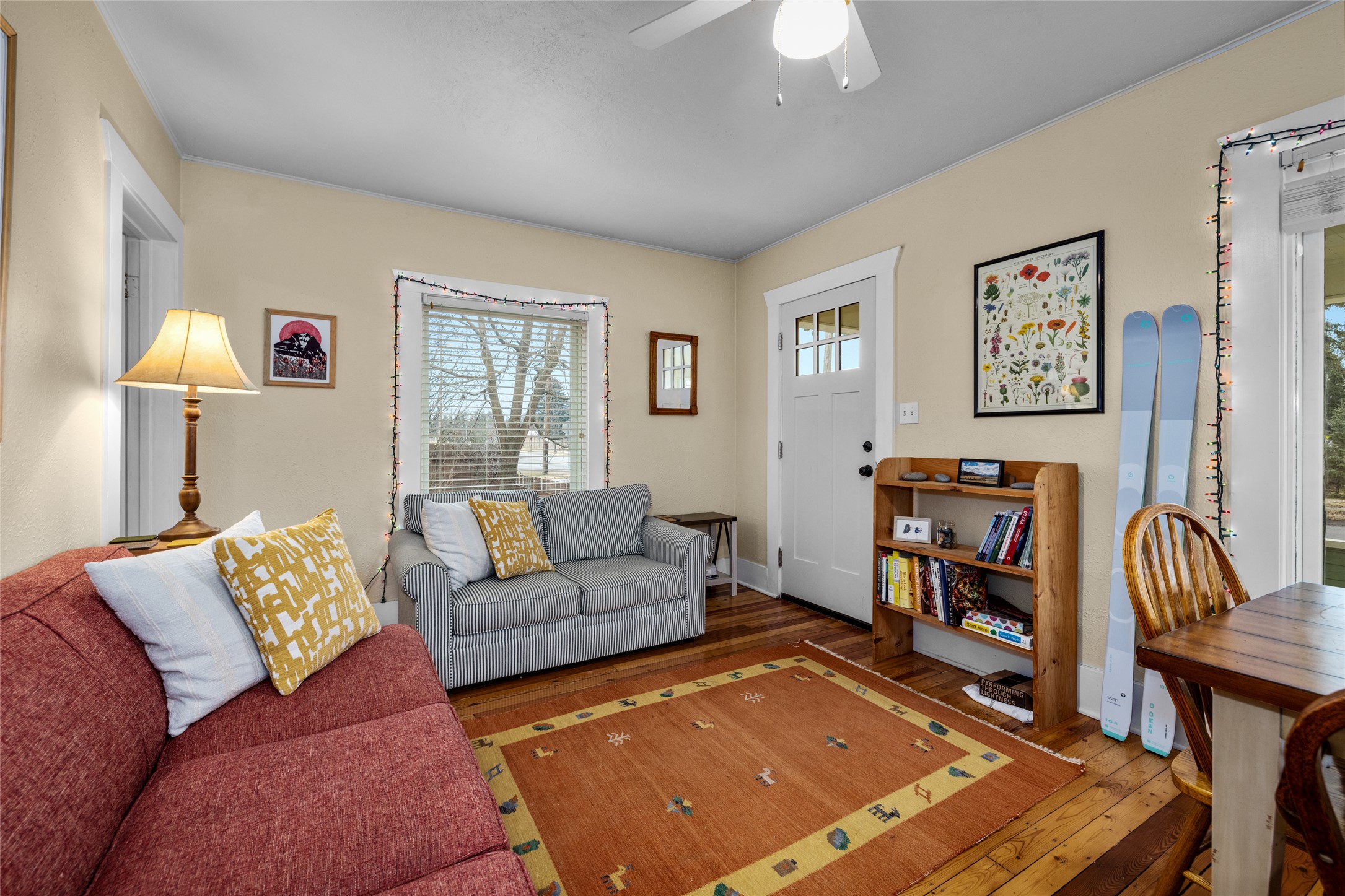 1050 E 4th Street