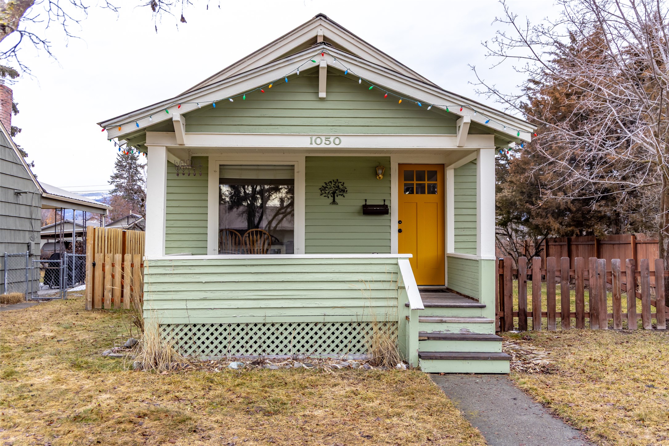 1050 E 4th Street