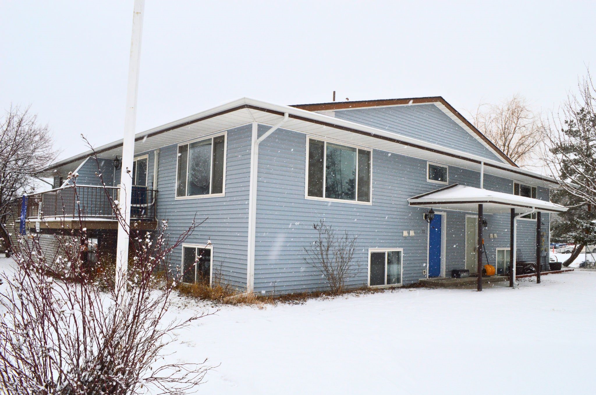 305 Kelly Road F22
