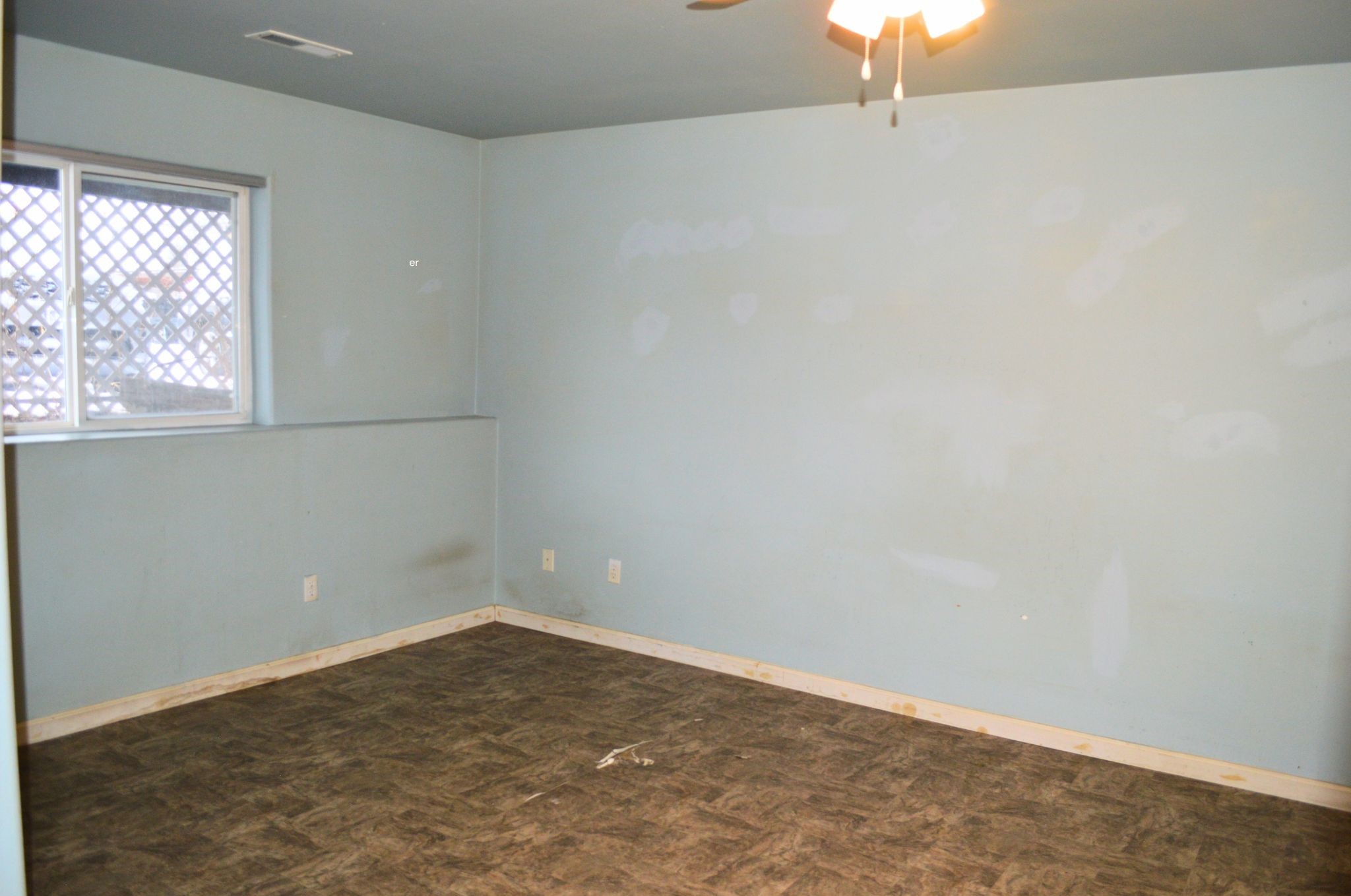 305 Kelly Road F22