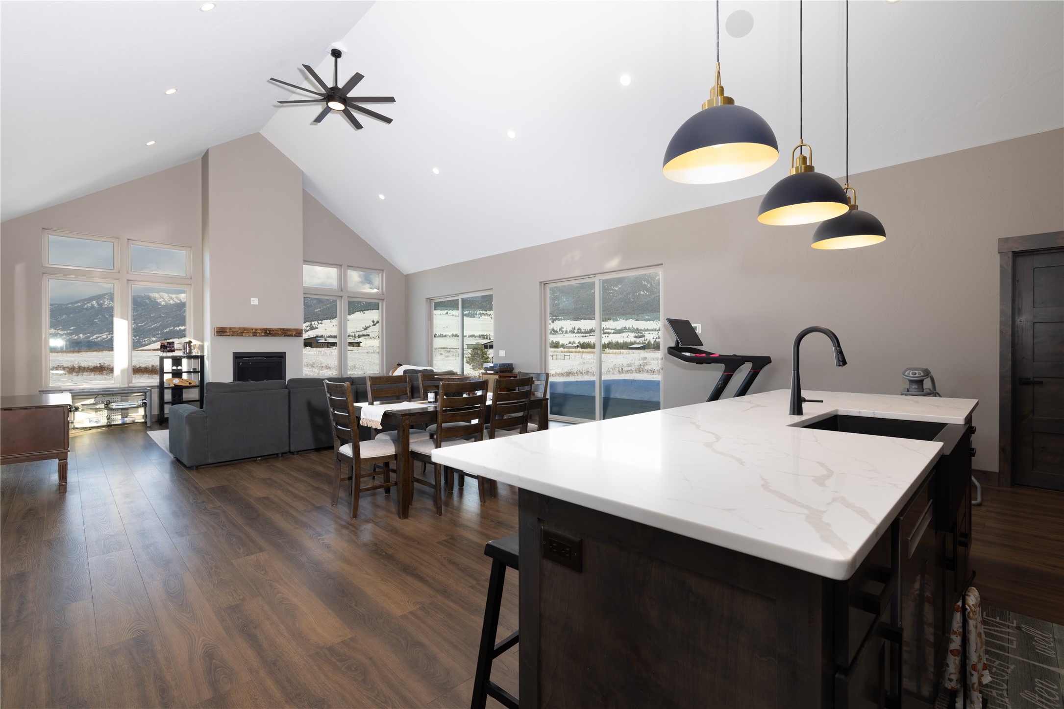 815 Velvet Grove