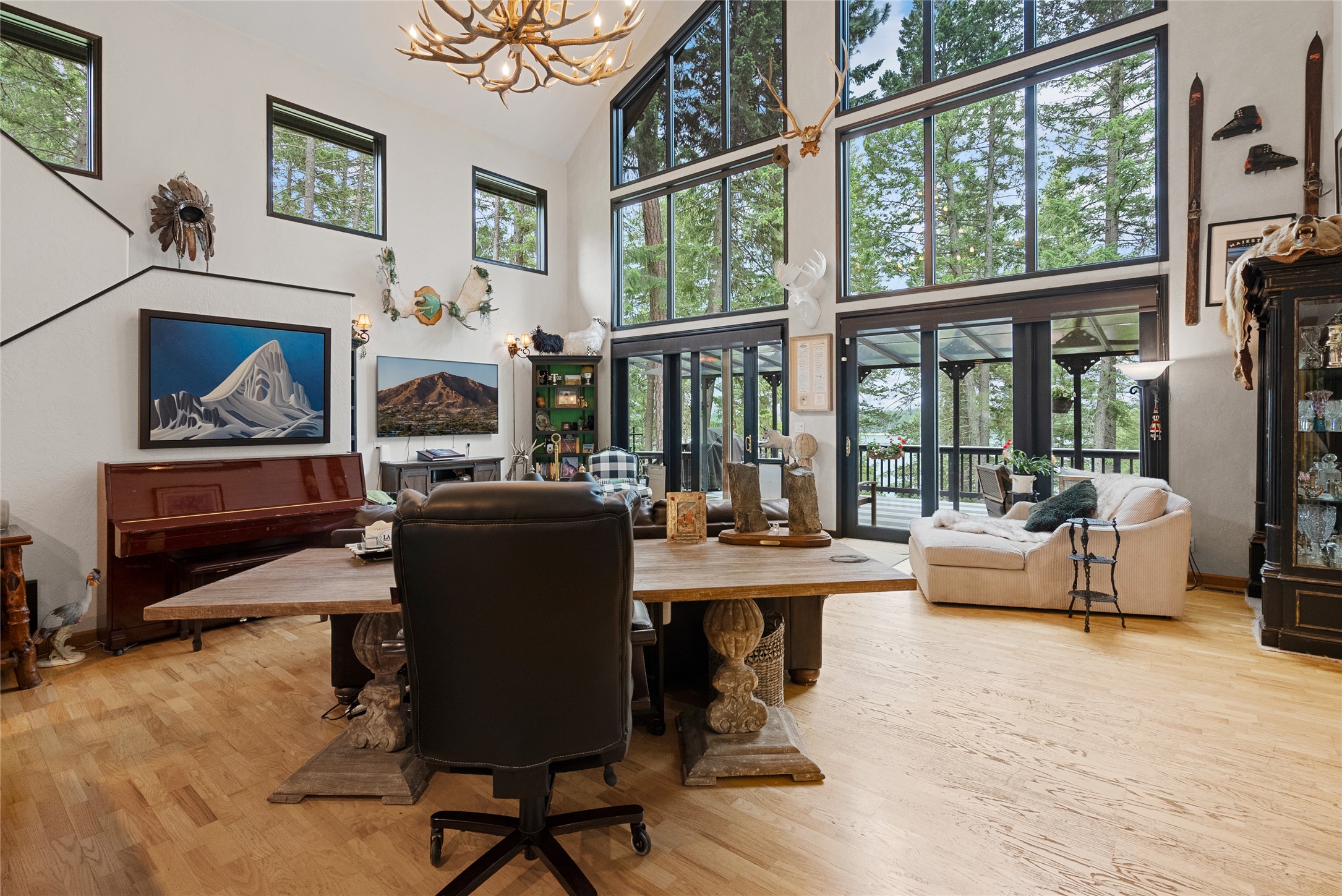 1980 E Lakeshore Drive