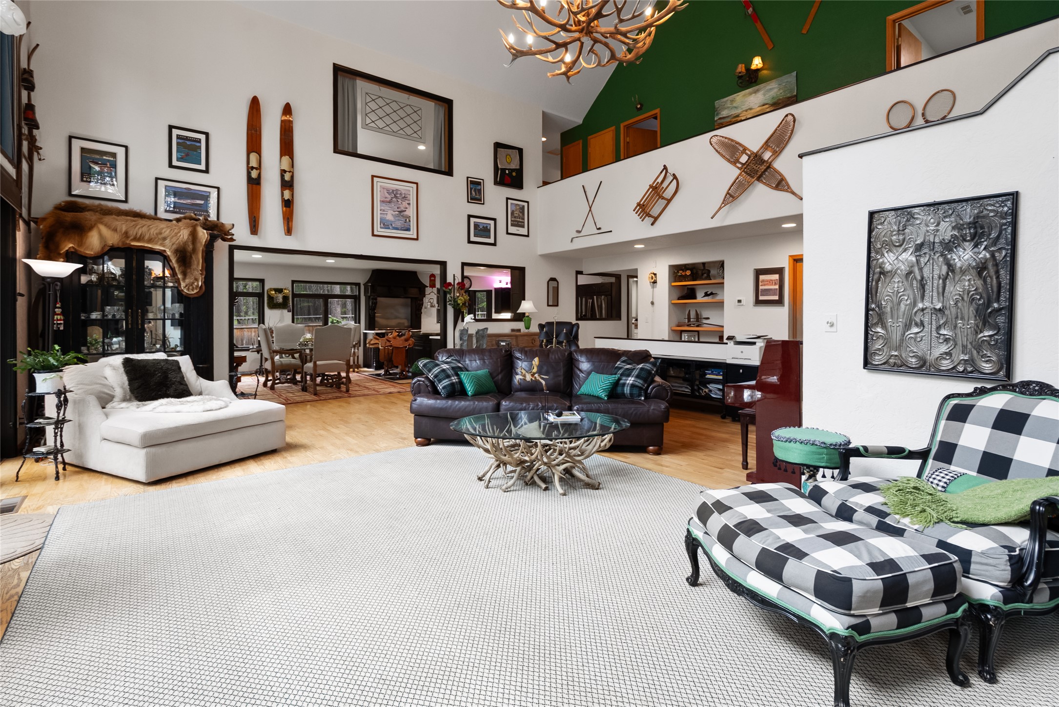 1980 E Lakeshore Drive