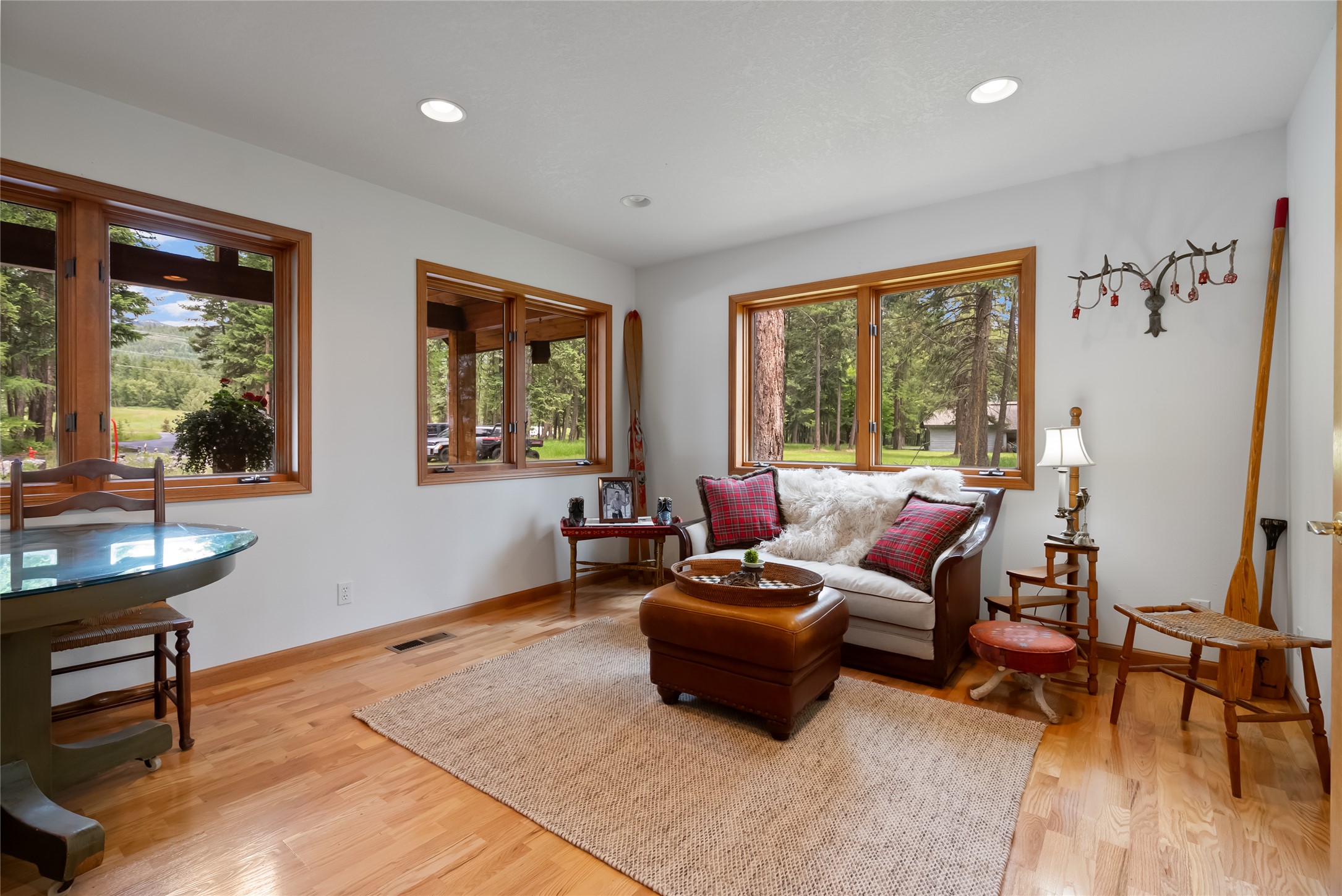 1980 E Lakeshore Drive