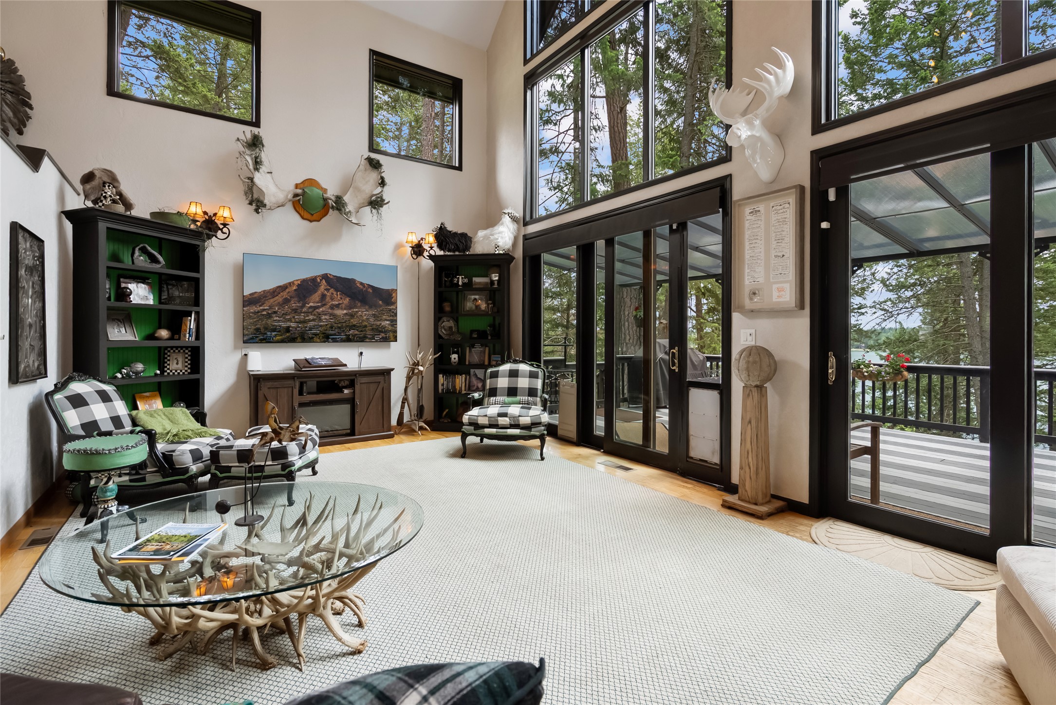 1980 E Lakeshore Drive