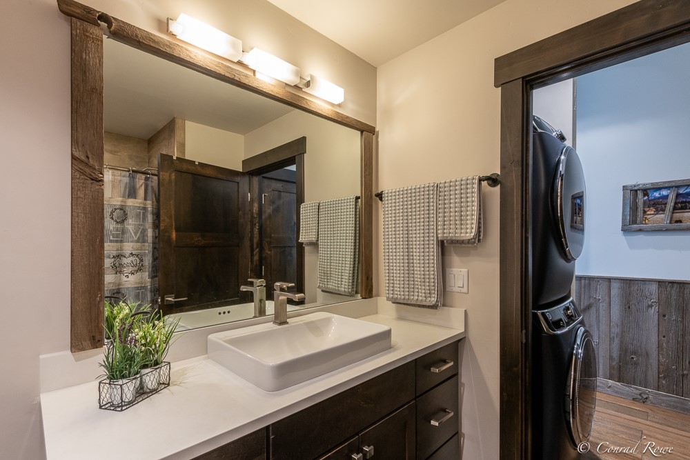 139 E 2nd Street 201