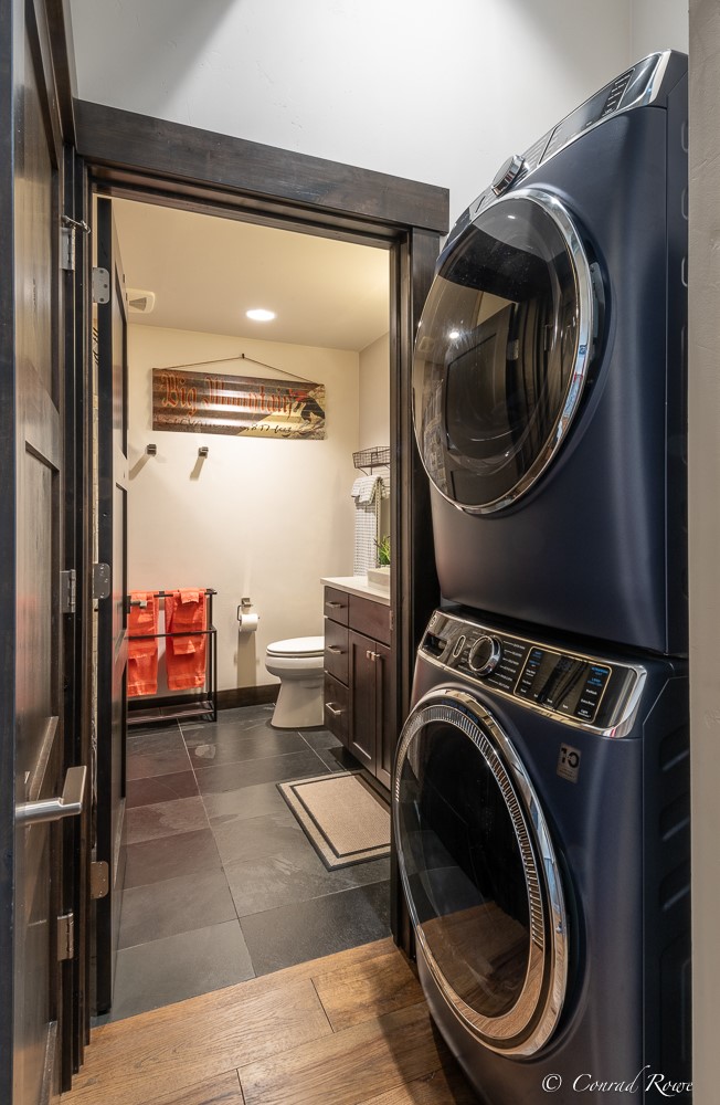 139 E 2nd Street 201