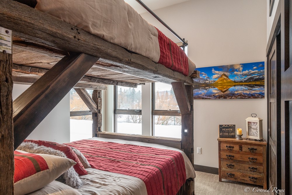 139 E 2nd Street 201