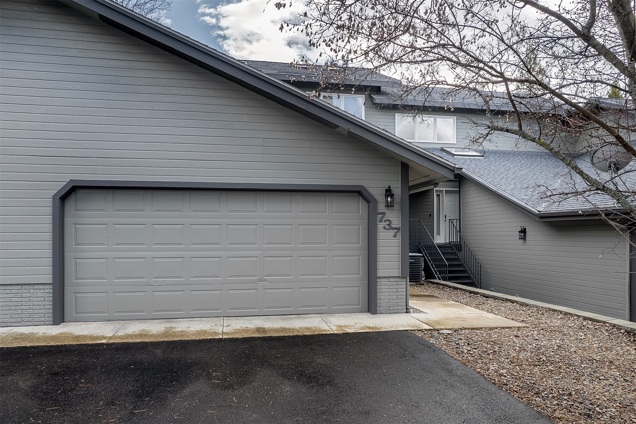 737 Augusta Loop