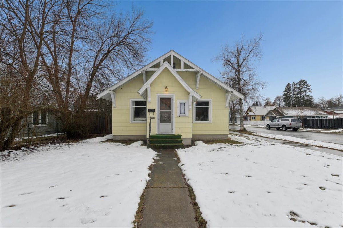 903 E 2nd Street
