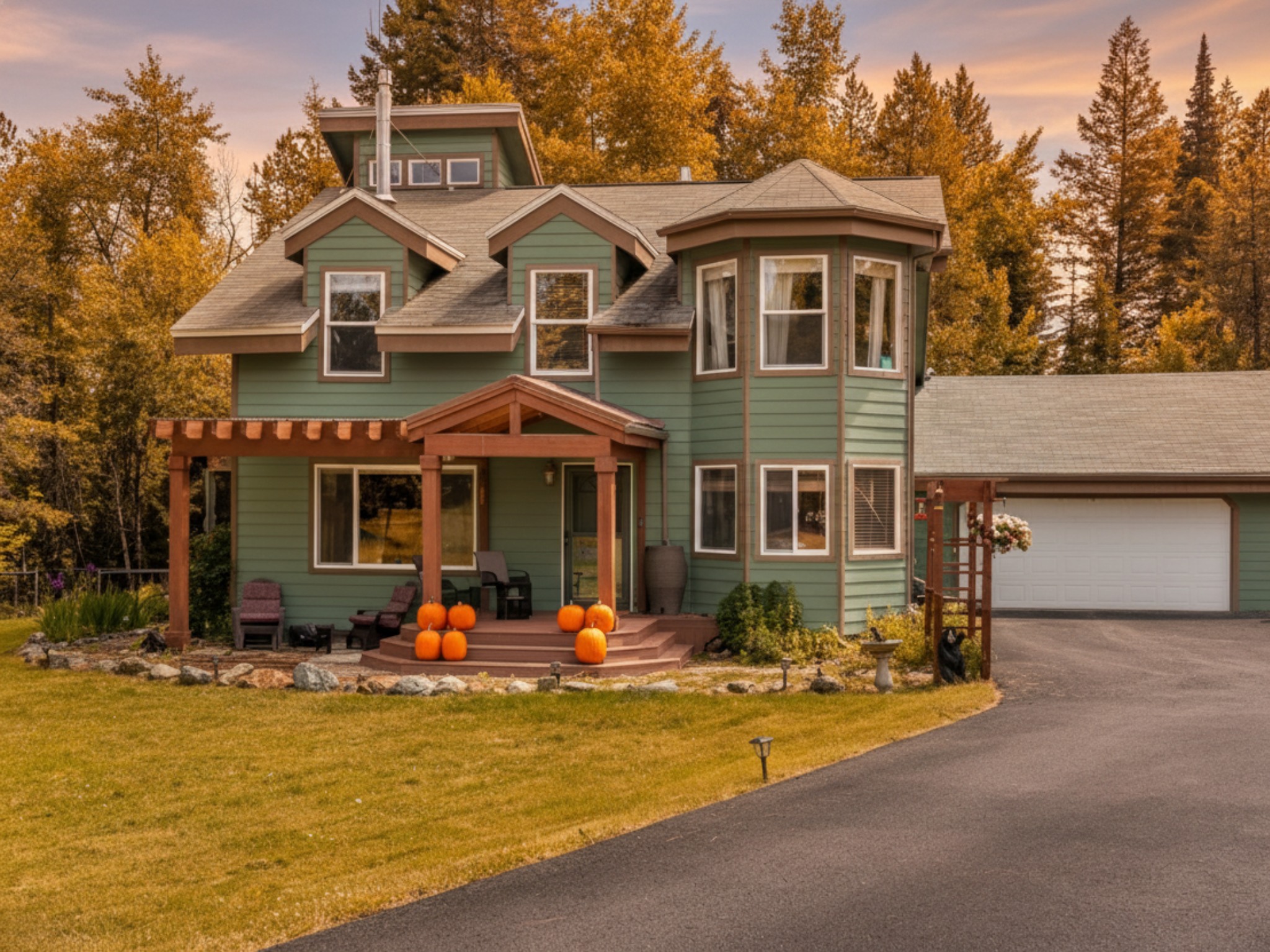 2075 Lion Mountain Loop Road
