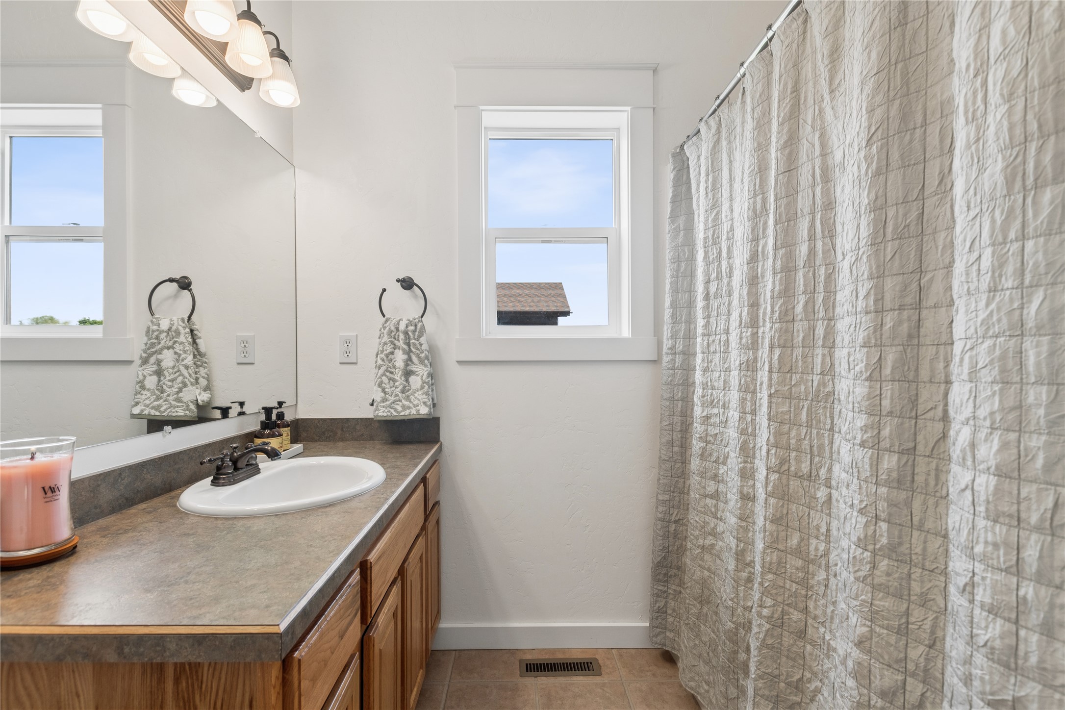 1113 Mackinaw Loop