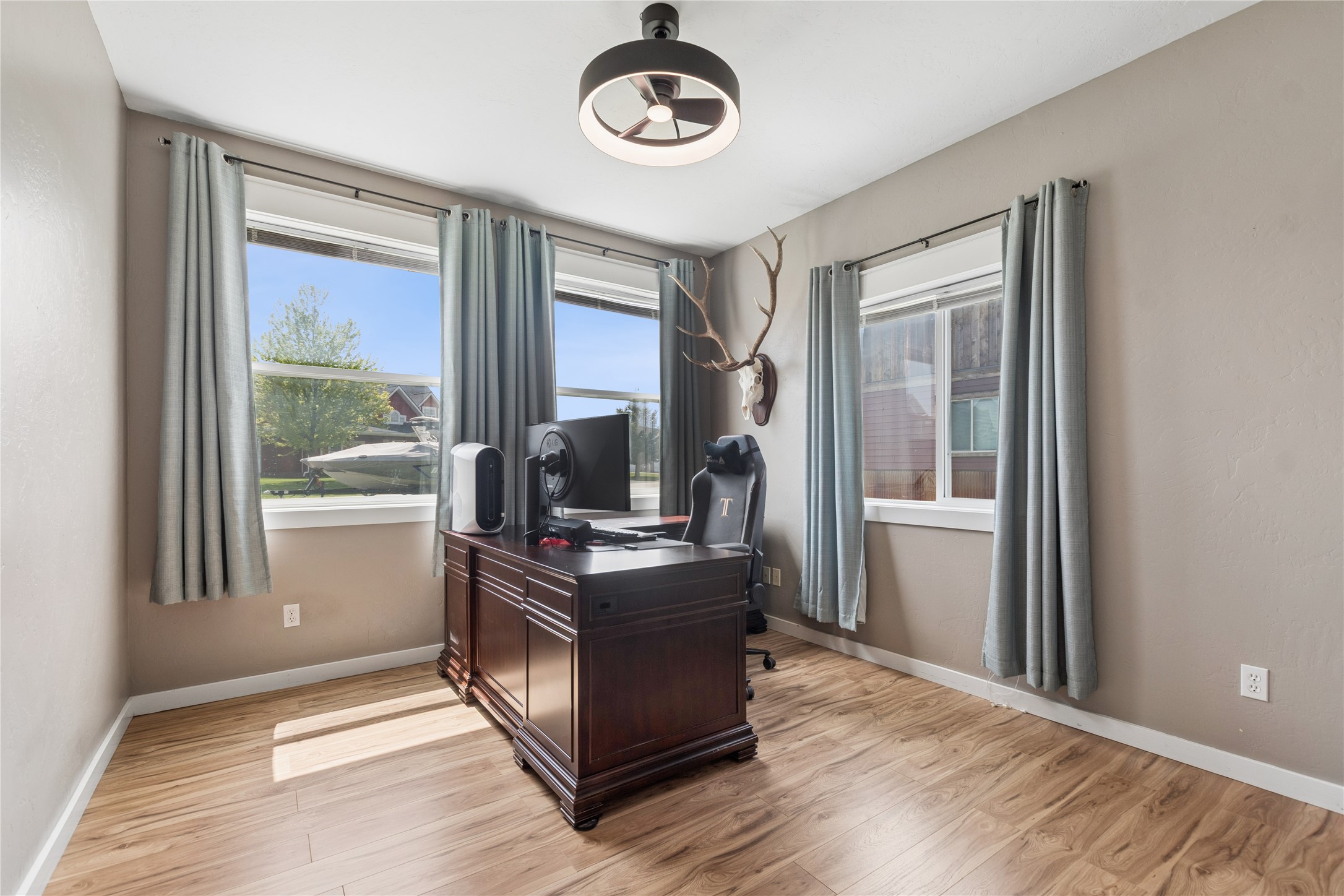 1113 Mackinaw Loop