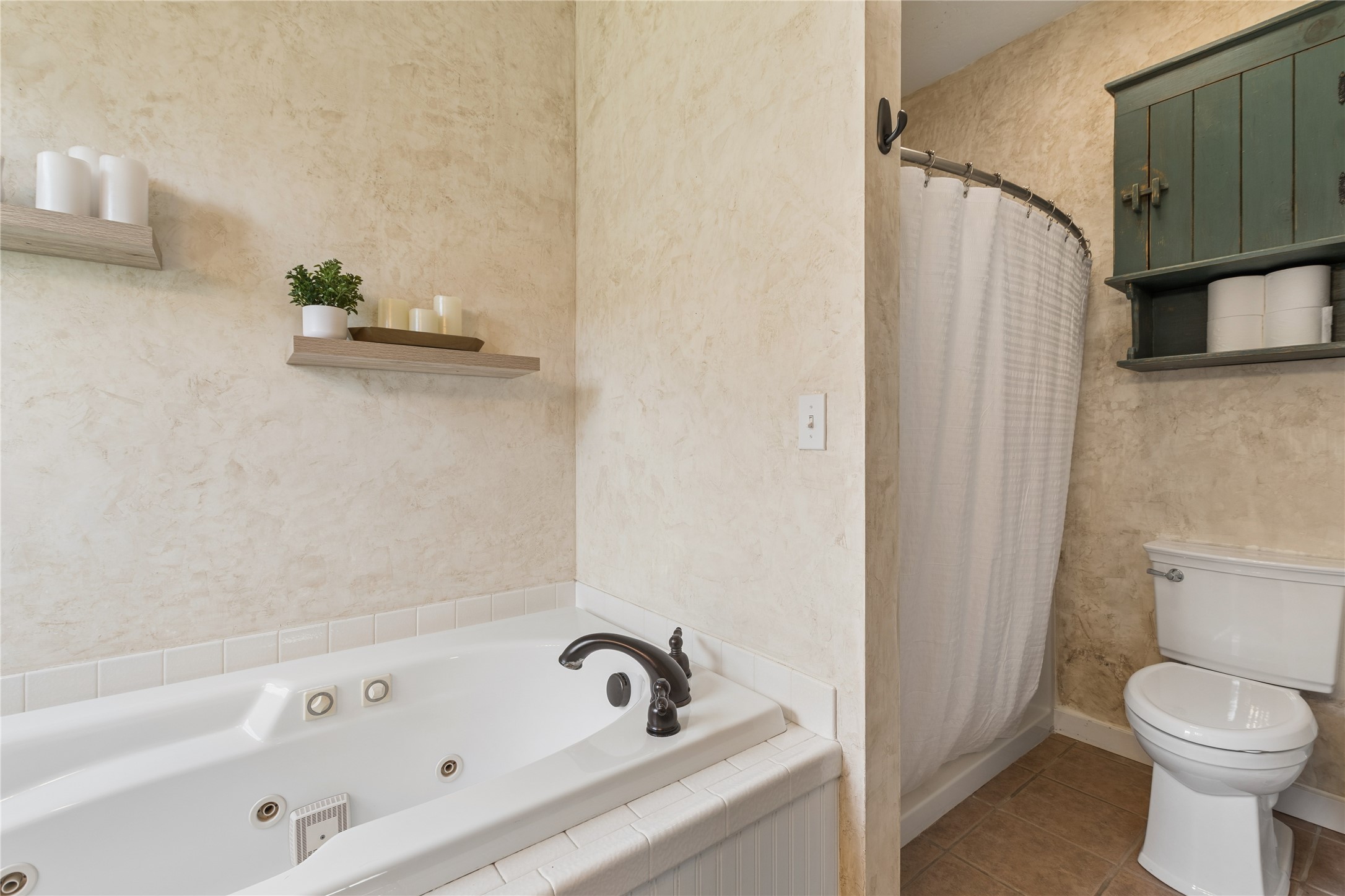 1113 Mackinaw Loop