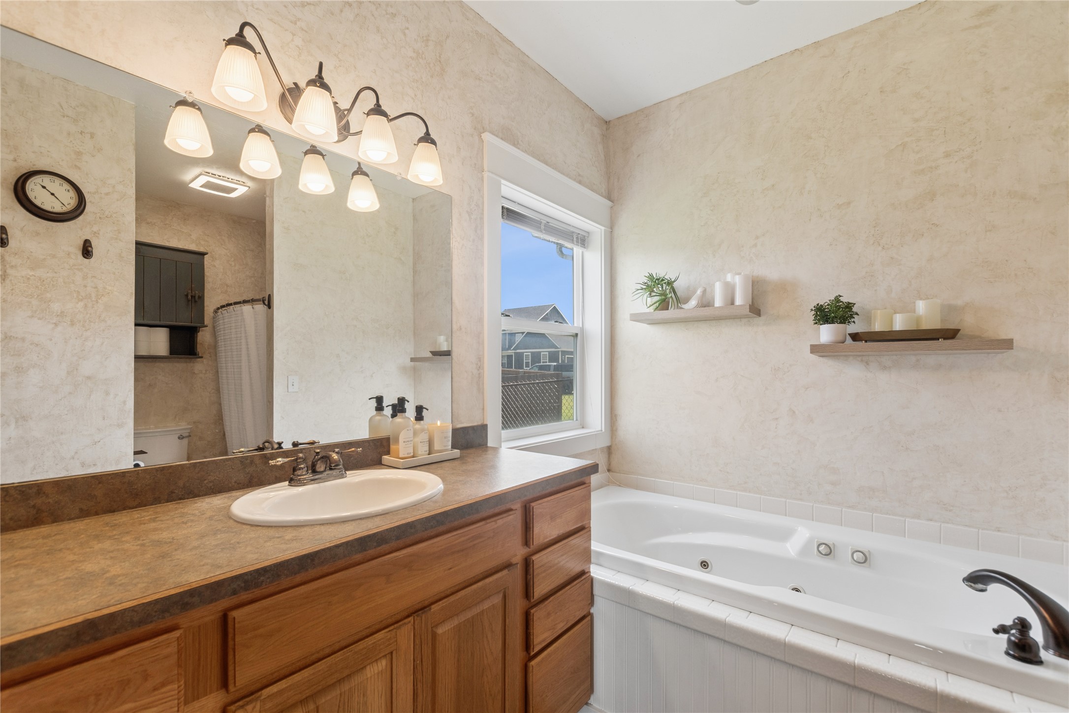 1113 Mackinaw Loop