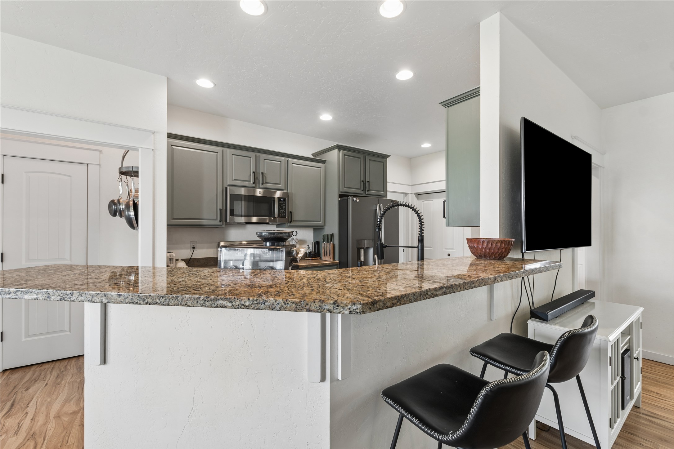1113 Mackinaw Loop