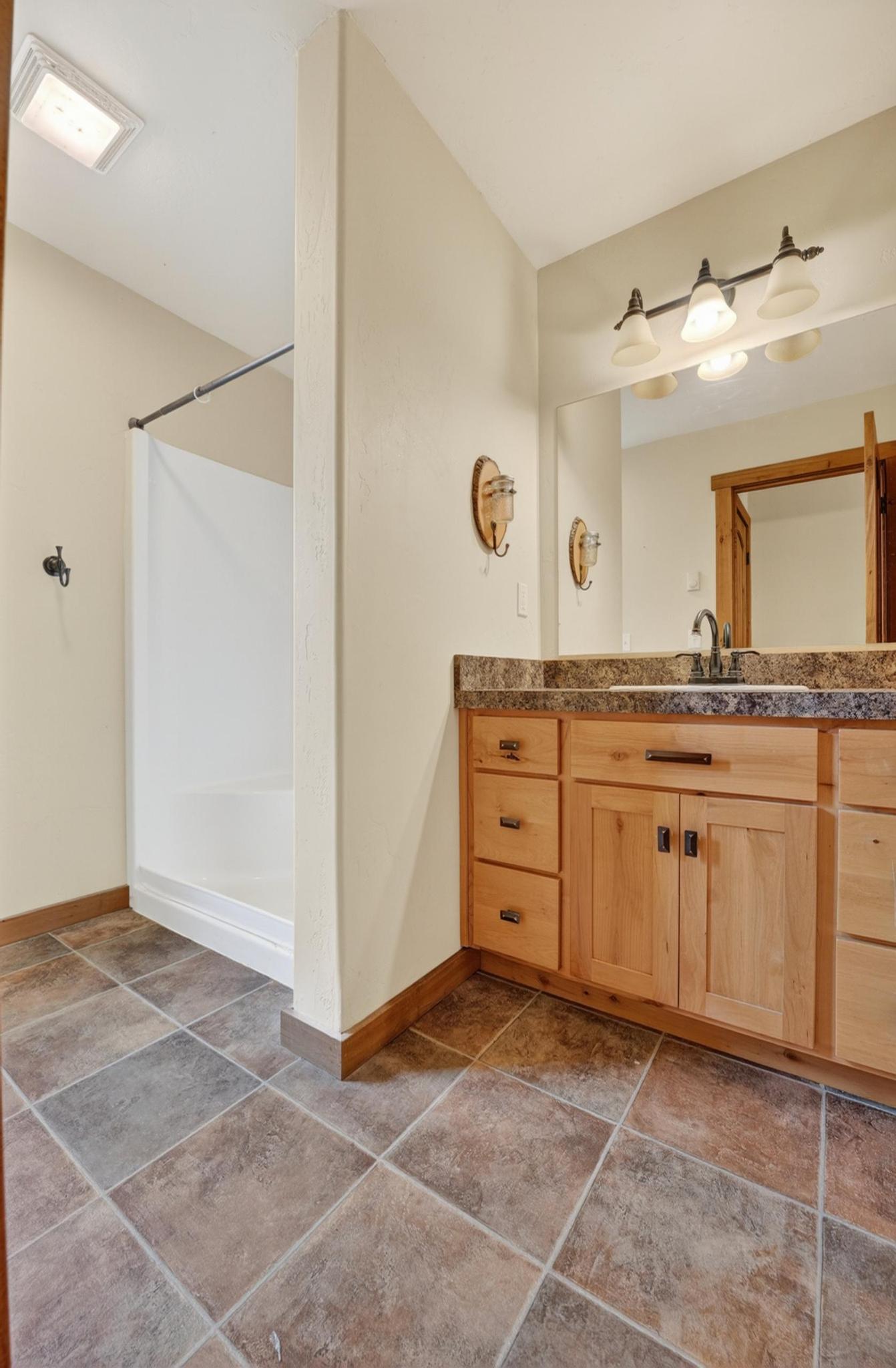 28 Skippers Court