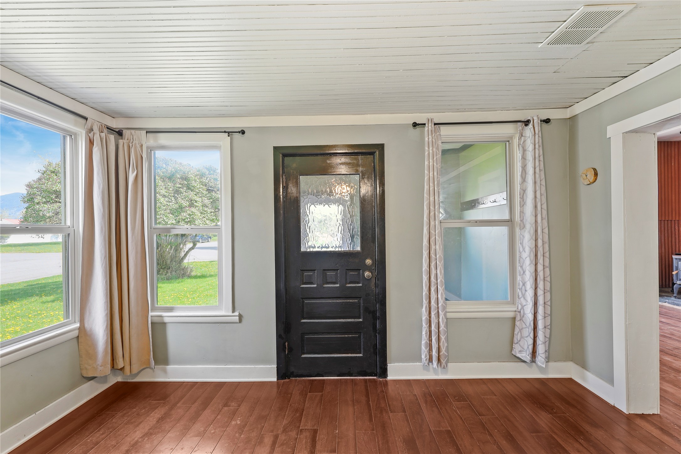 104 2nd Avenue W