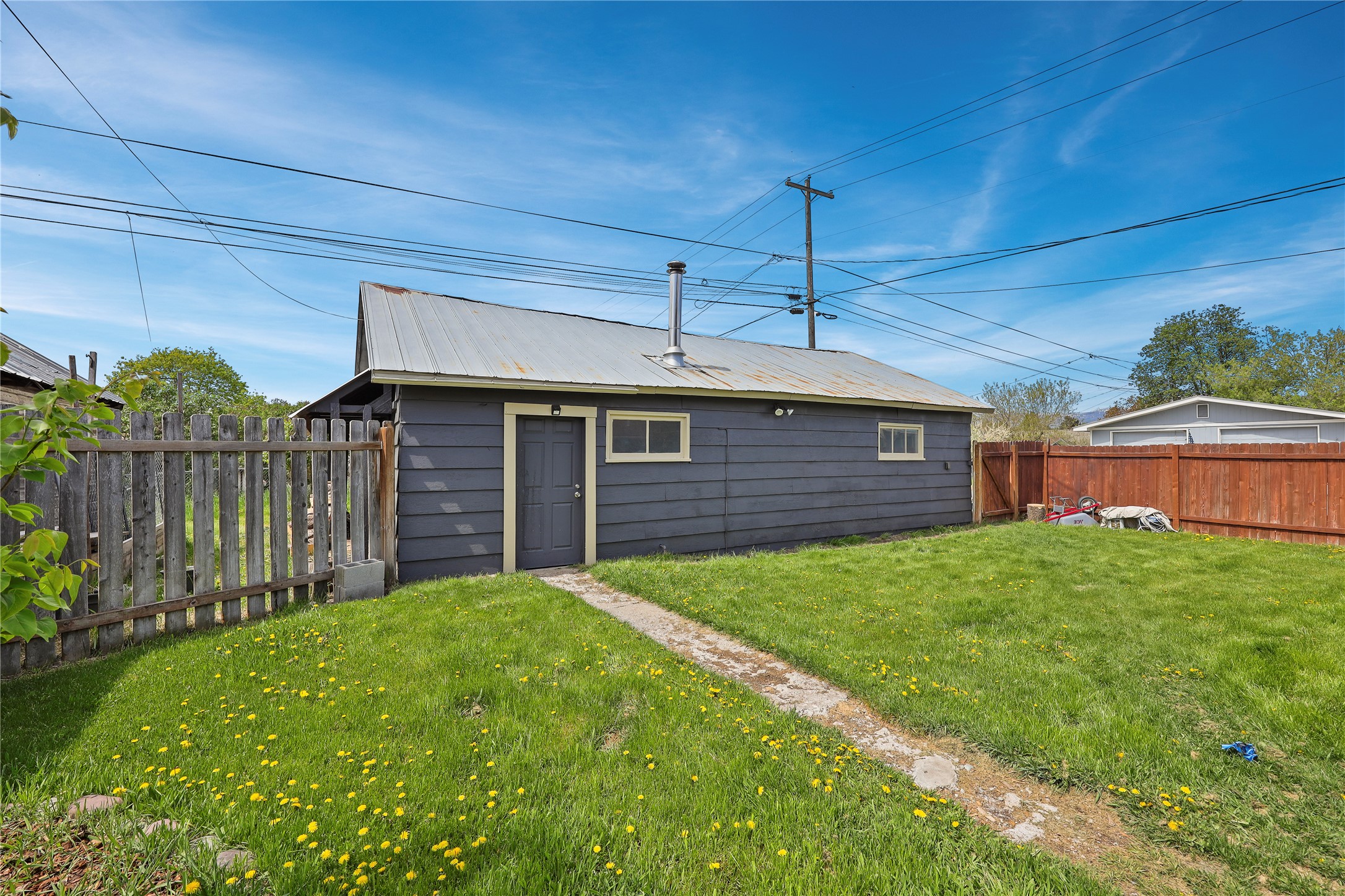 104 2nd Avenue W