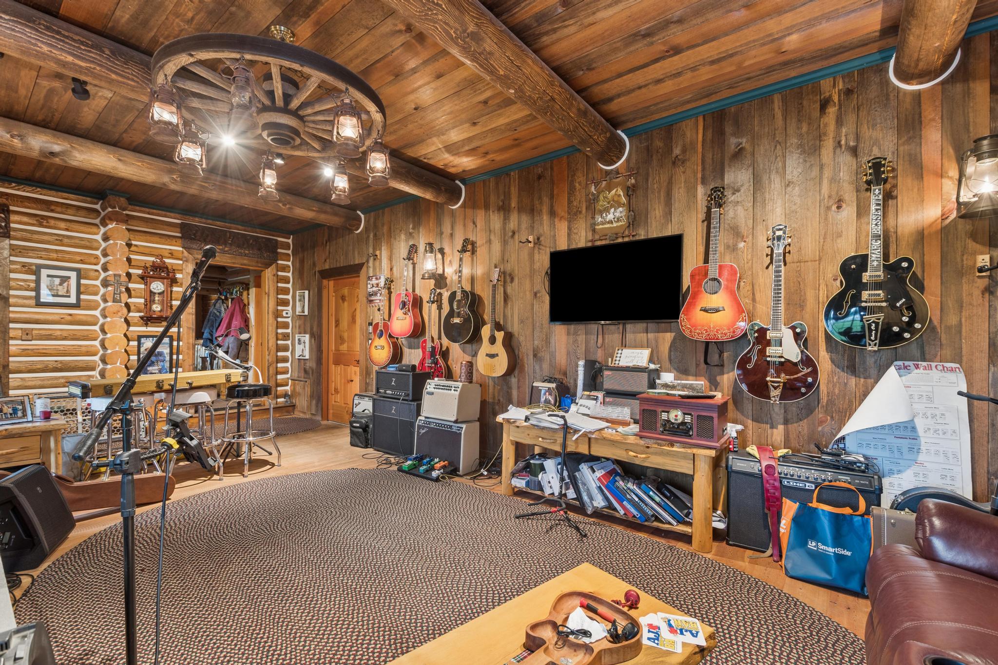 801 Corvette Drive