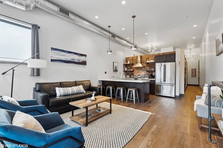 214 E 2nd Street 207