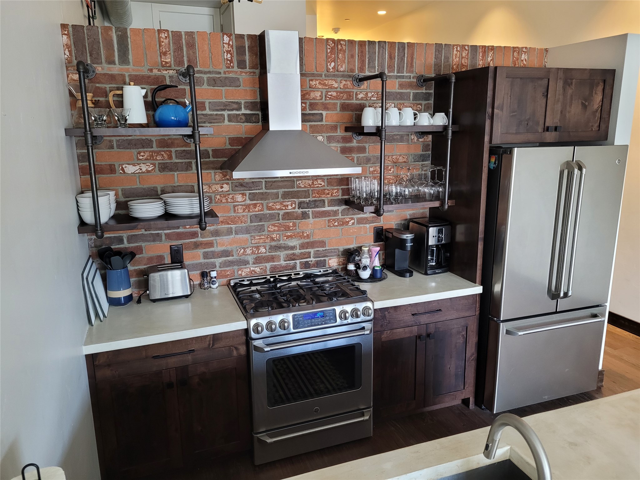 214 E 2nd Street 207