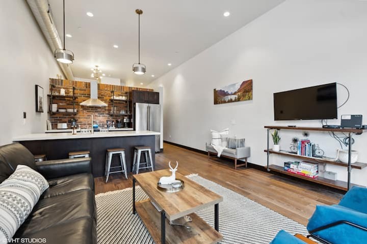 214 E 2nd Street 207