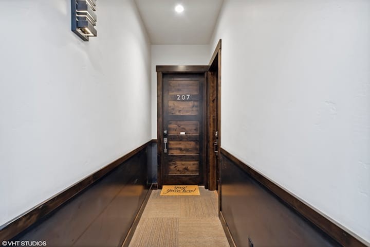 214 E 2nd Street 207