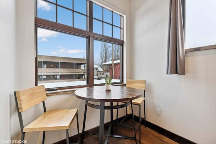 214 E 2nd Street 207