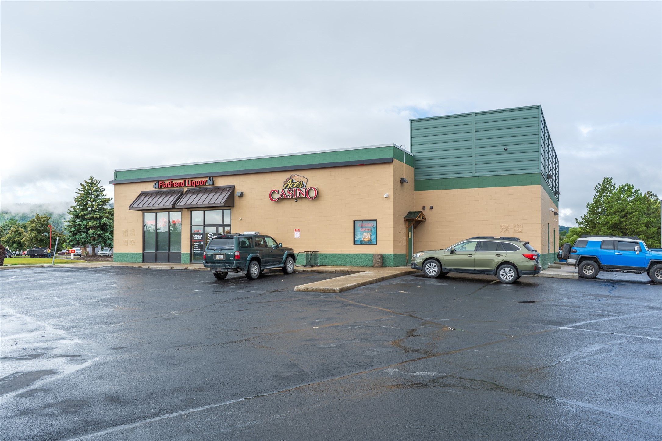 1121 US Highway 2 W
