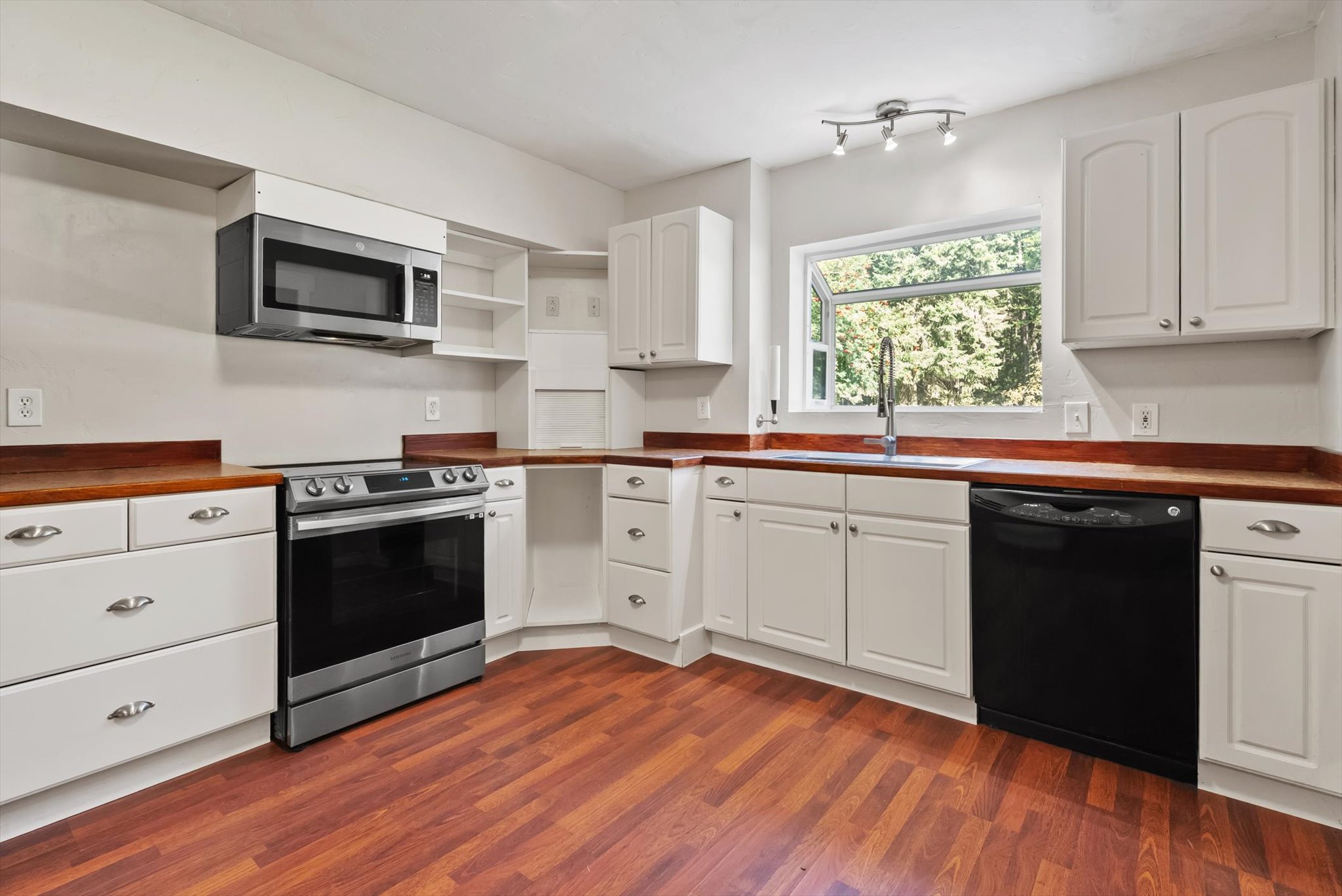 1171 3rd Street NW