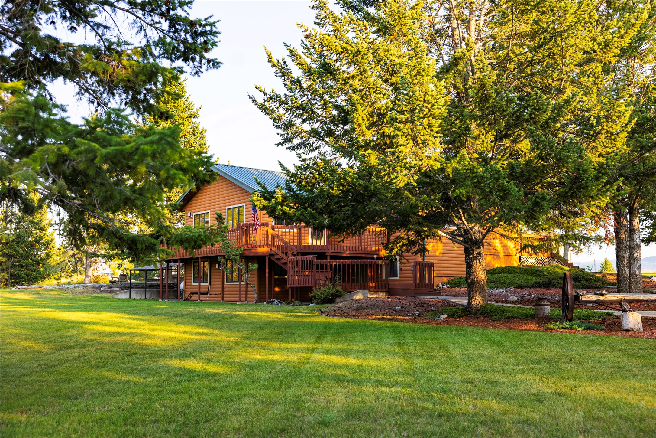 425 Koocanusa Estates Drive N