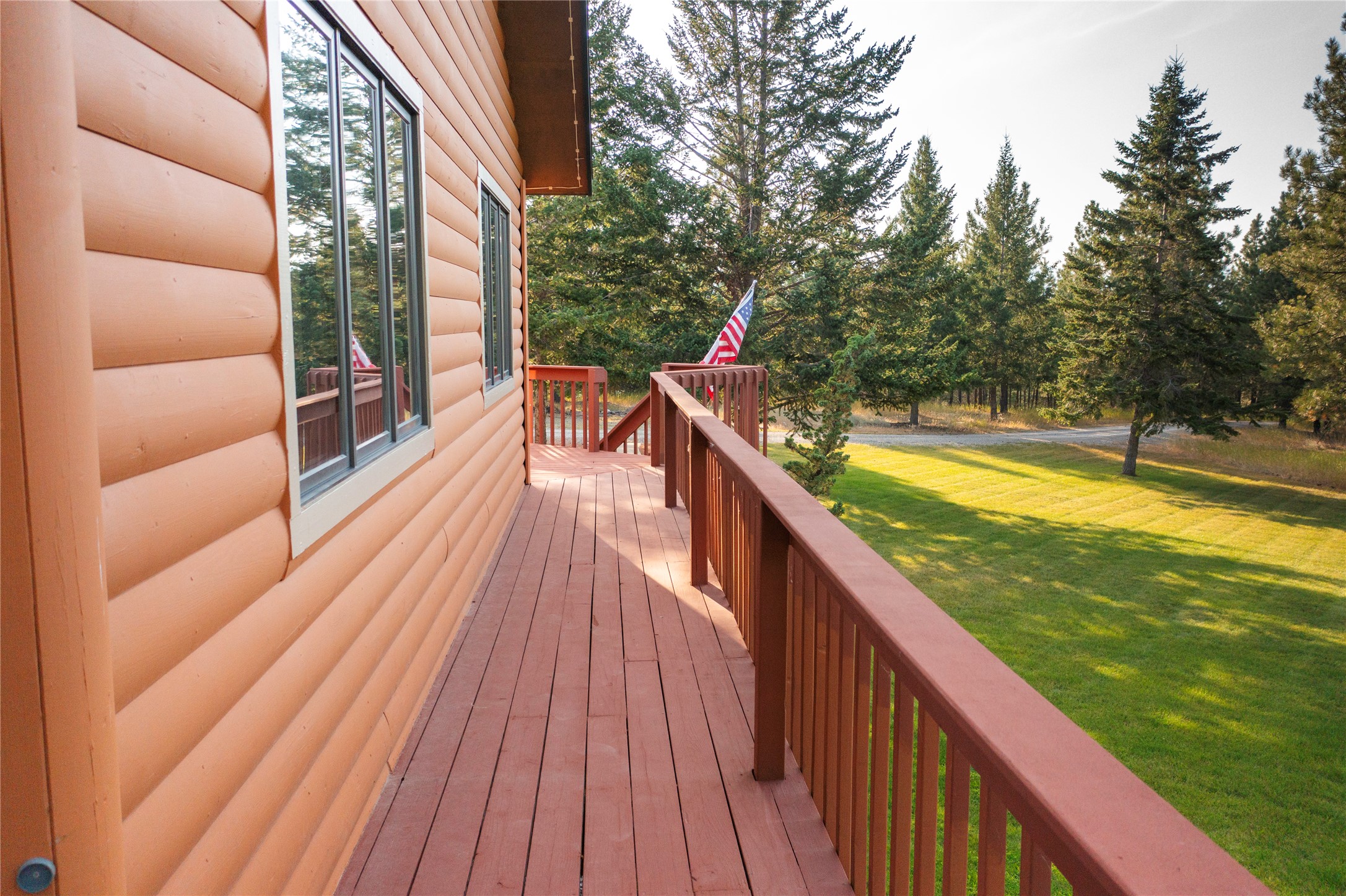 425 Koocanusa Estates Drive N